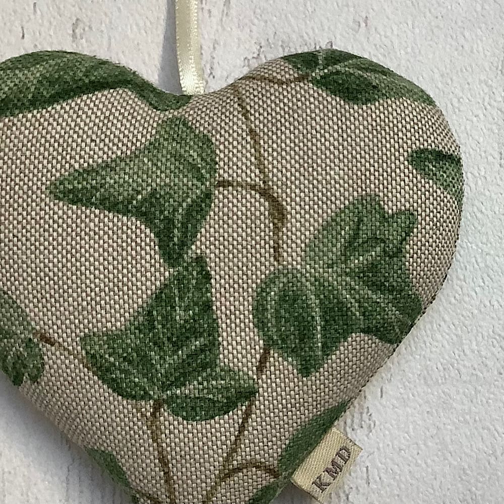 Christmas Ivy Hanging Heart