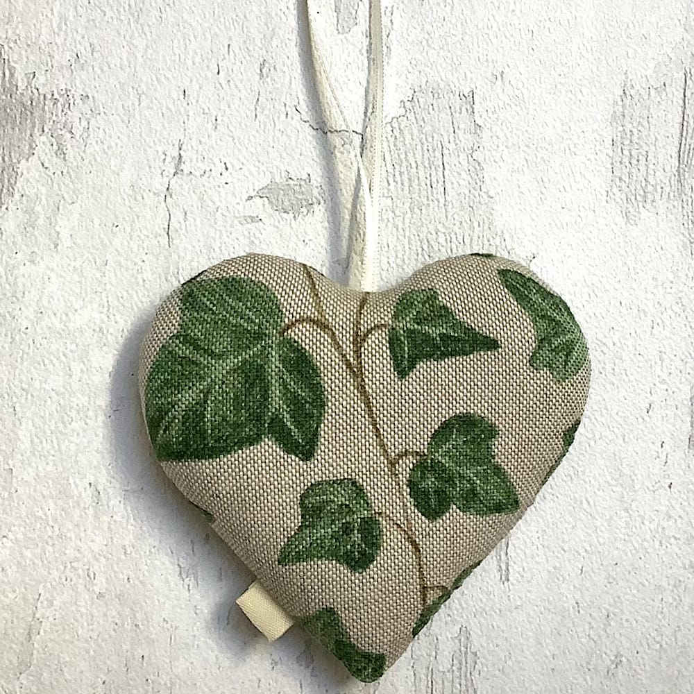 Christmas Ivy Hanging Heart