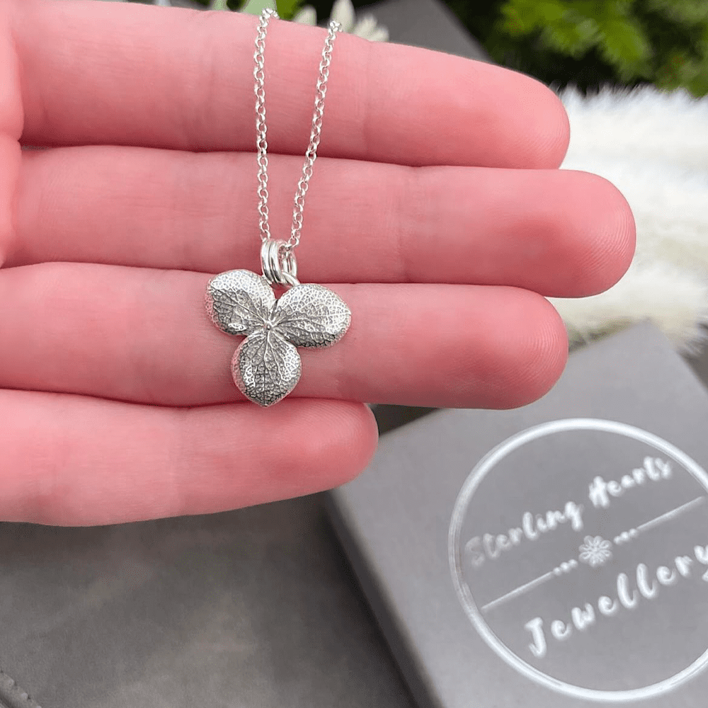 Dainty silver hydrangea necklace