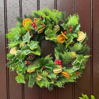 Traditional-Christmas-Front-Door-Wreath