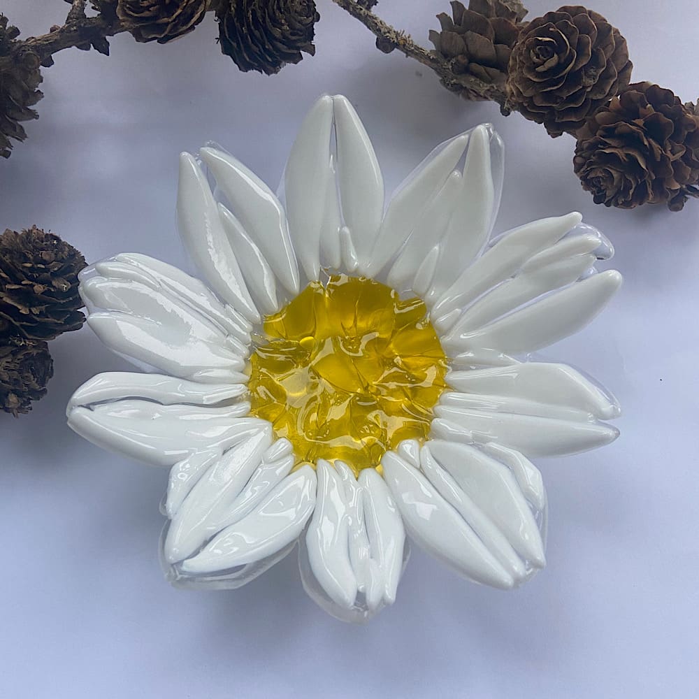 Fused glass daisy inspired dish