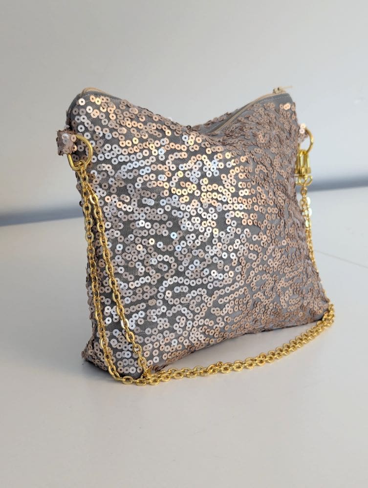 Bridal evening bag in gold