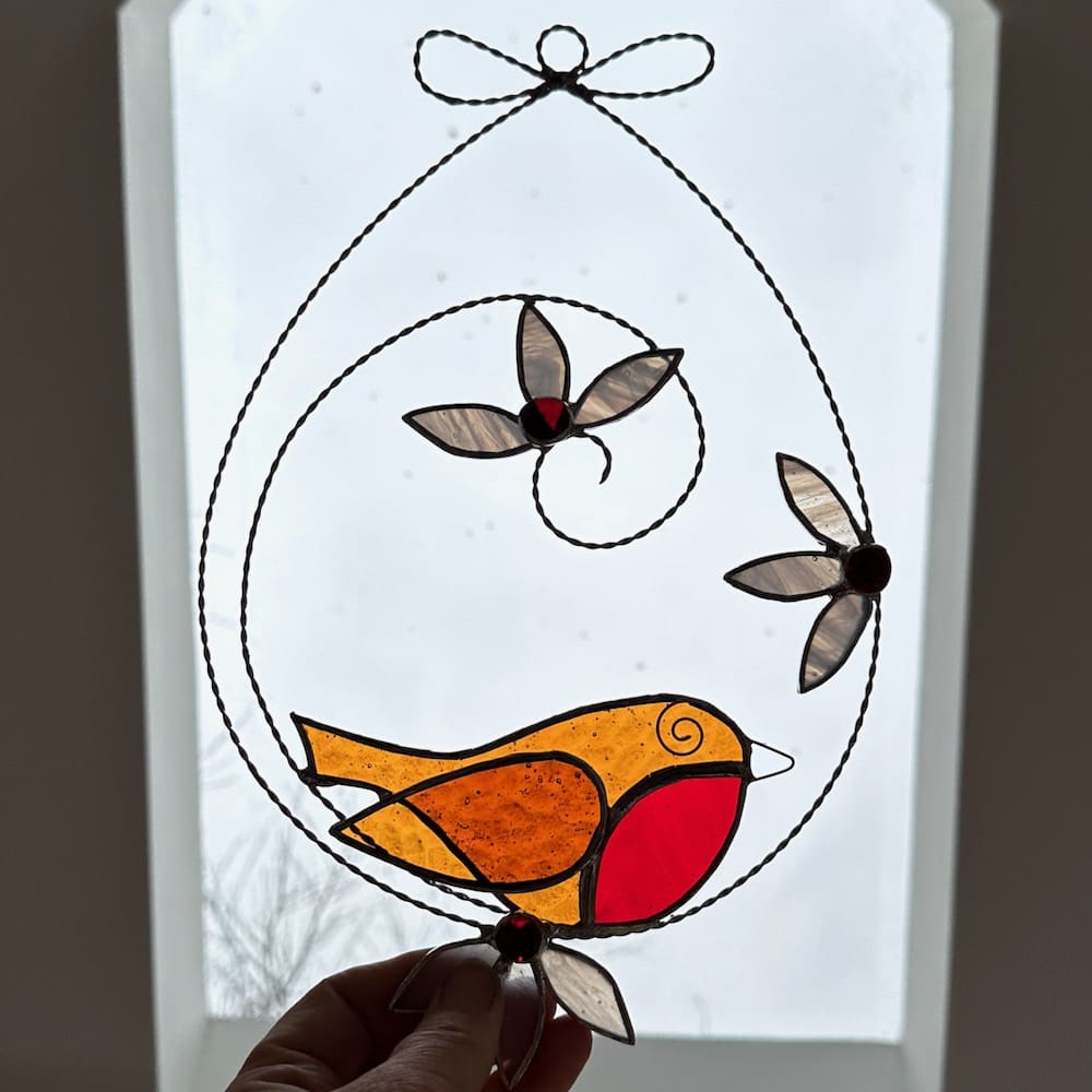 Robin circle with flower suncatcher