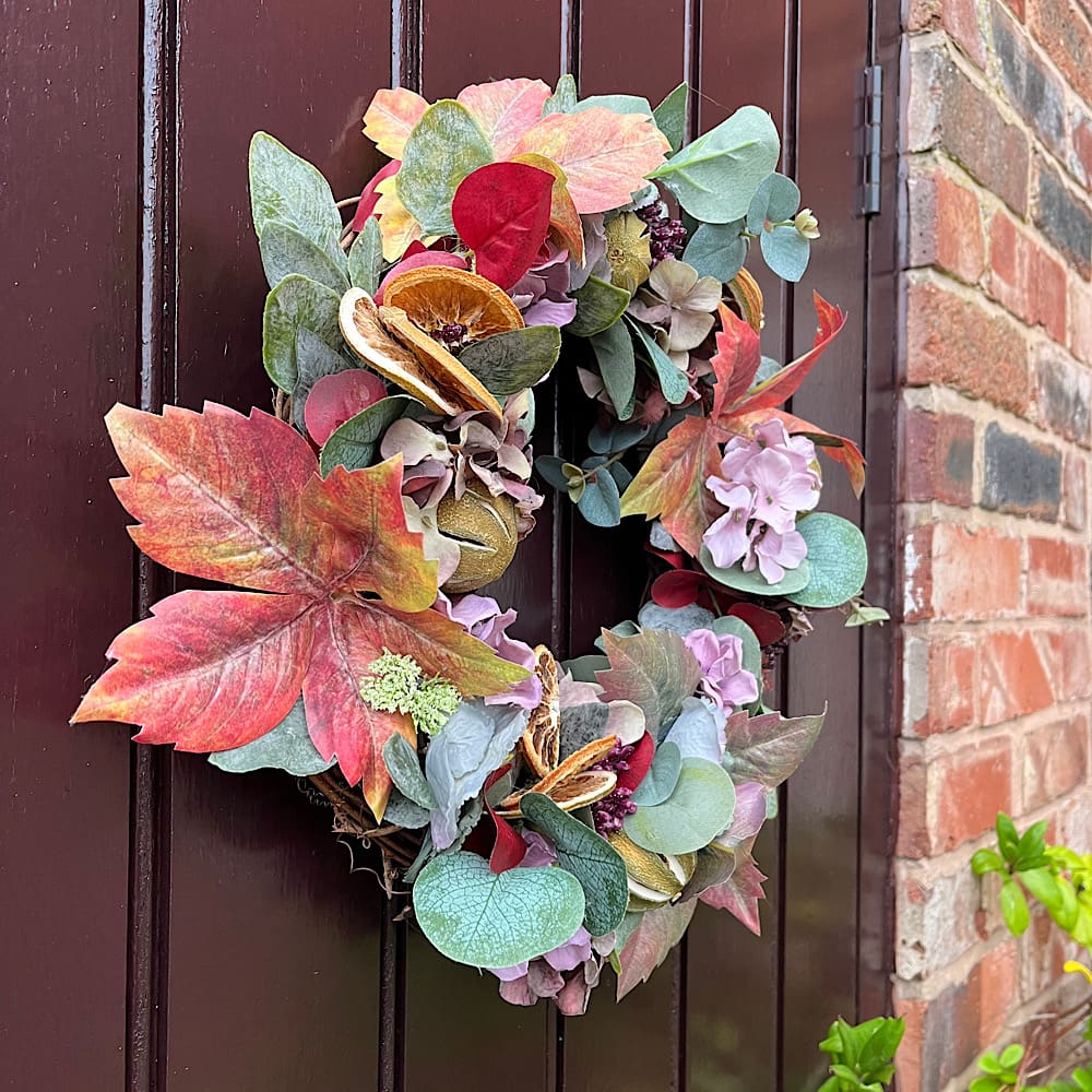 Pastel-autumn-wreath-with-fruit