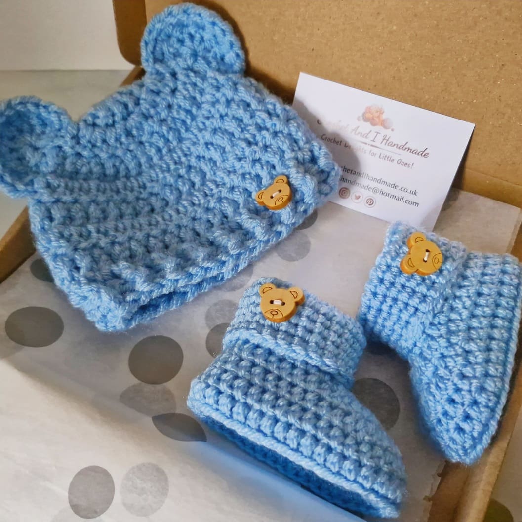 baby Set including a pair of crochet booties and teddy hat, various colours to choose from and sizes newborn up to 6 months