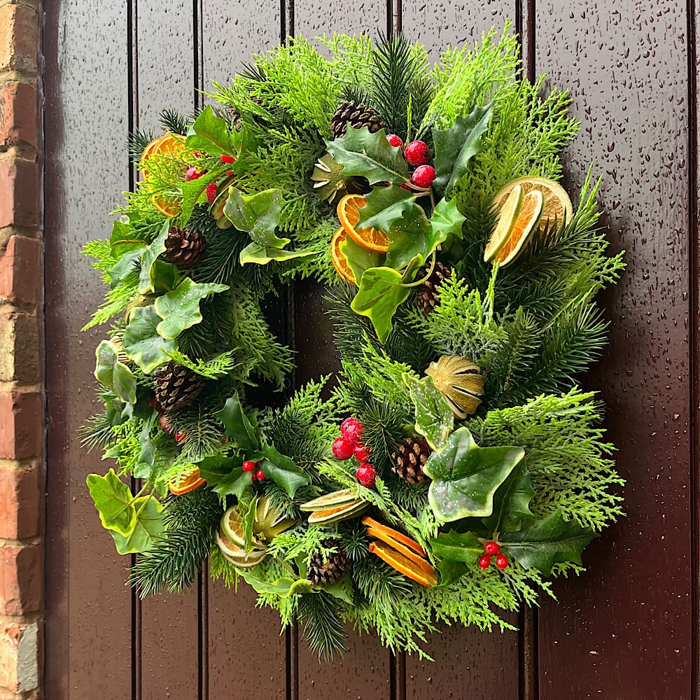 Traditional-Christmas-Front-Door-Wreath