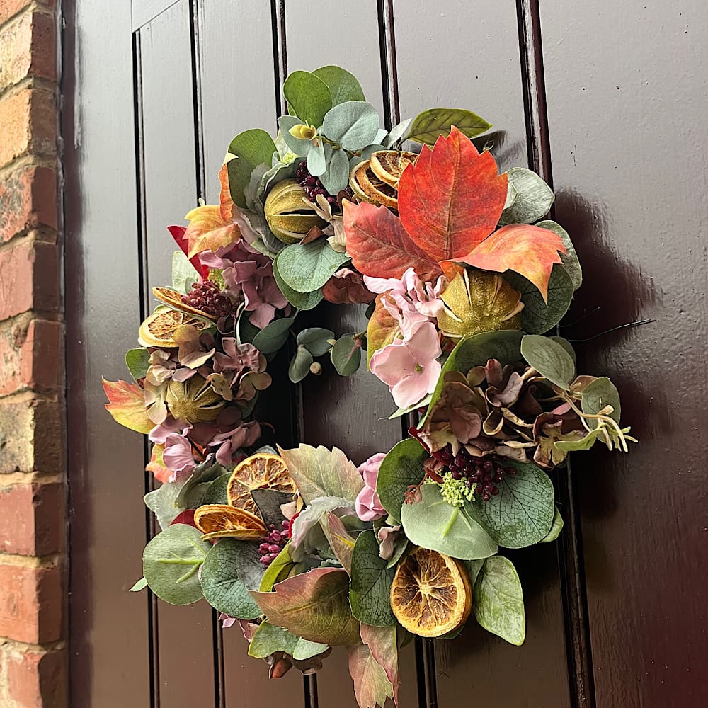 Pastel-autumn-wreath-with-fruit