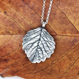 fine leaf pendant necklace 3