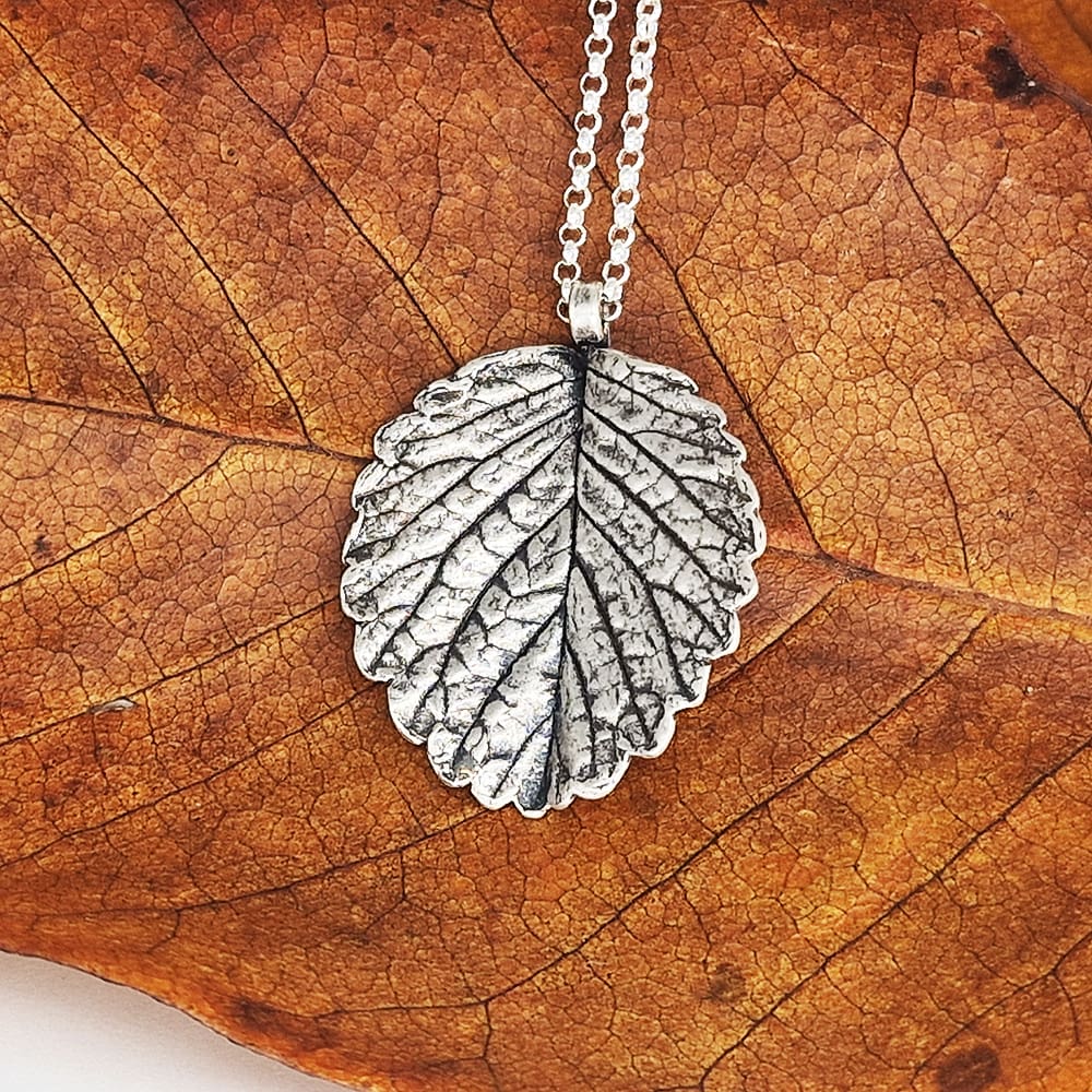 fine leaf pendant necklace 2 med