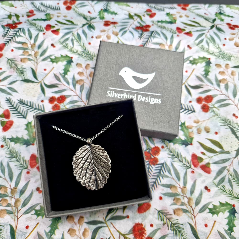 fine silver leaf pendant necklace med