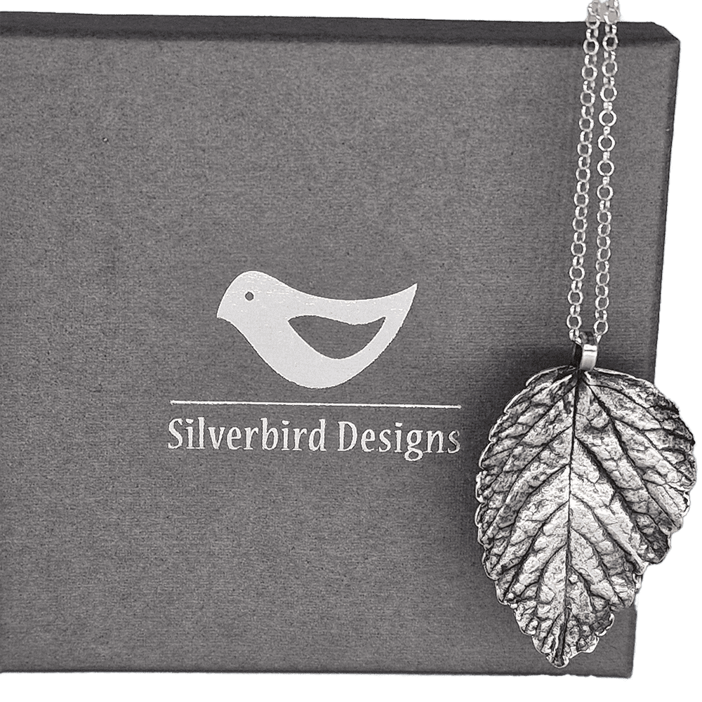 fine-silver-leaf-pendant-necklace_1-with-box