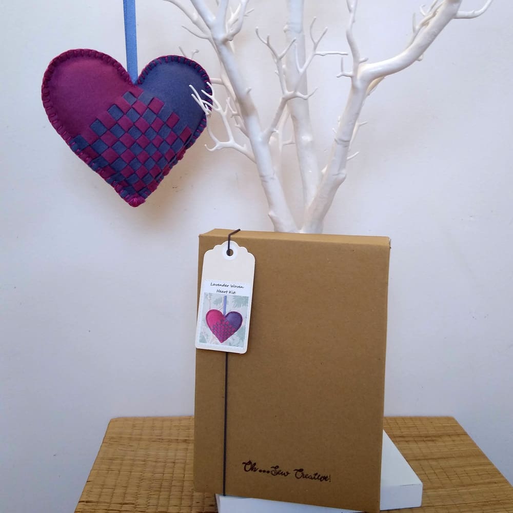 The lavender woven heart craft kit is available in two colours. This is the raspberry and grape colourway.