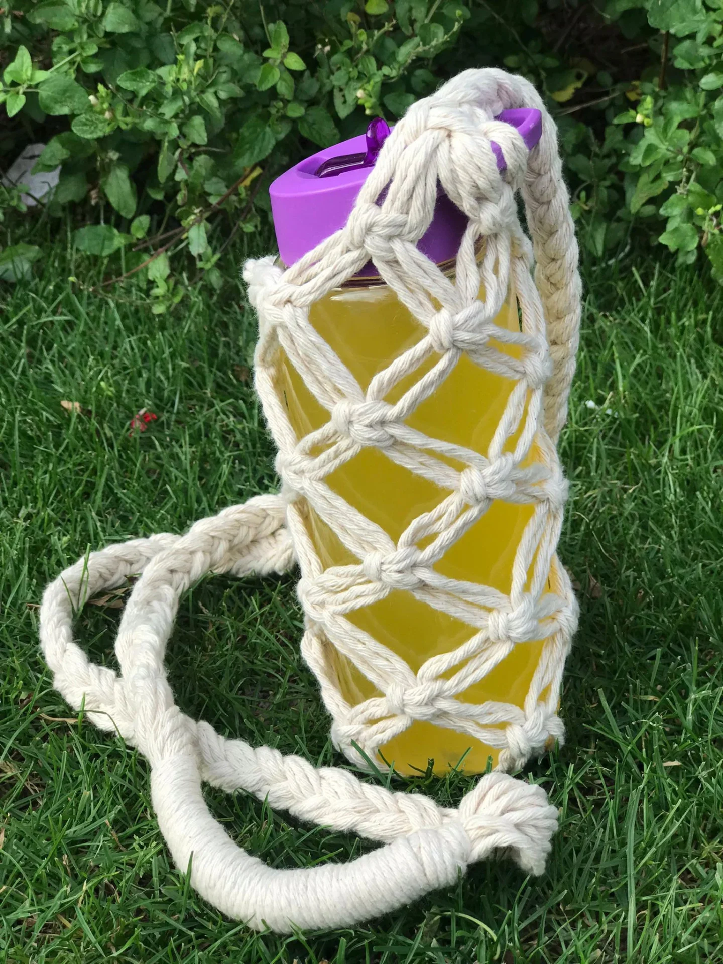 macrame bottle holder made with recycled cotton