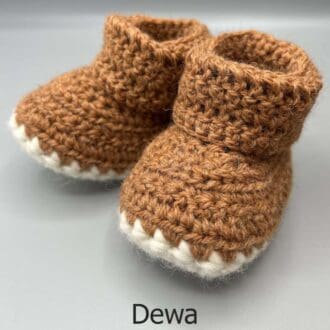 Pair of 100% Scottish Wool Baby soft shoes booties. Presented with a tartan ribbon and box. Handmade in Scotland by Midge Porter Design as part of the 'Peedie Naturals' Clan colours range - Dewar